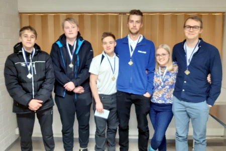 Junioreiden SM-parikilpailun mitalikolmikko 2020.