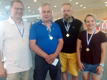 B-SM joukkuekultaa: Kauranen, Levy, Nurmesniemi ja Levy
